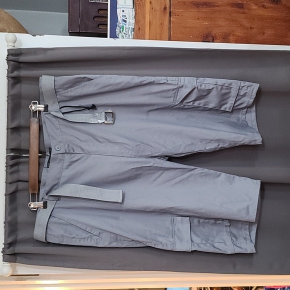 NWOT Marx & Dutch Mens Bermuda Walking Shorts Cargo Gray Belted Pockets Sz 40 - Picture 1 of 7